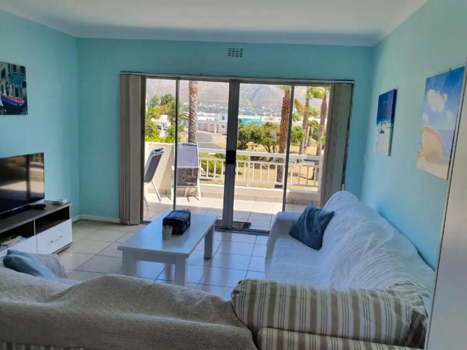 Sea and Mountain View Apartment