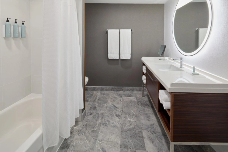 Courtyard By Marriott Montreal Laval photo 8