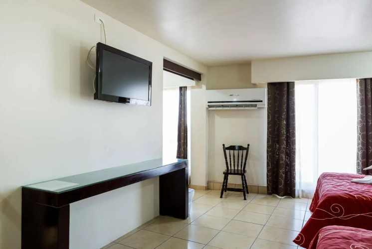 Hotel Raldos Inn