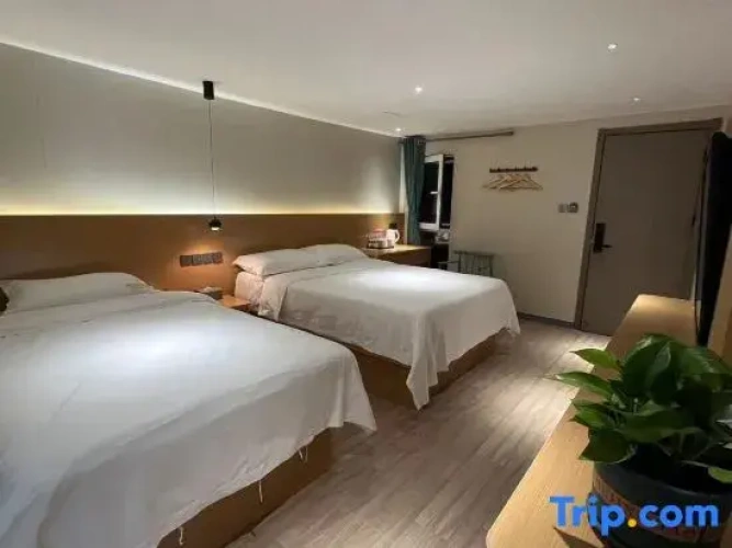 Deluxe Family Suite