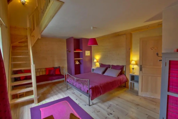 Standard Quintuple Family room