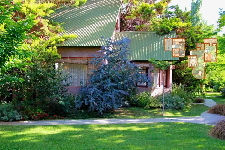 2 Bedrooms Cottage