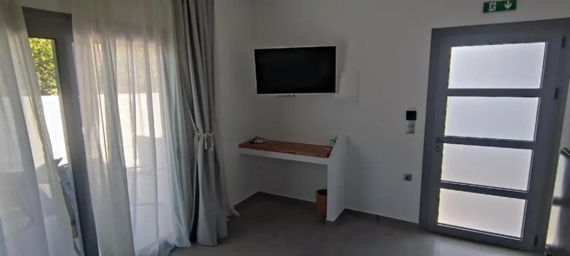 Skyros Blue Suites