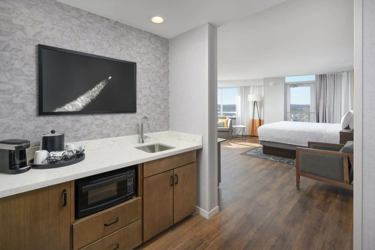 Suite with balcony