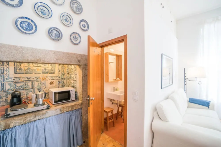 Traditional Studio Apartment
