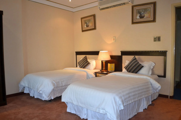 Bilqase Throne Hotel