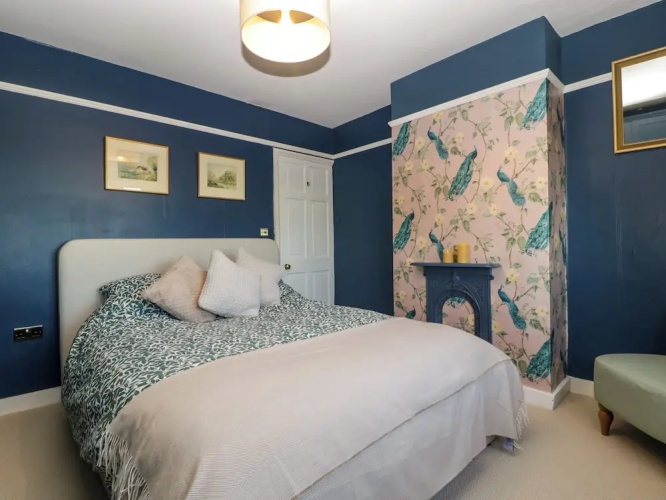 Holly Cottage
