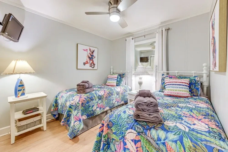 2 Bedrooms Apartment