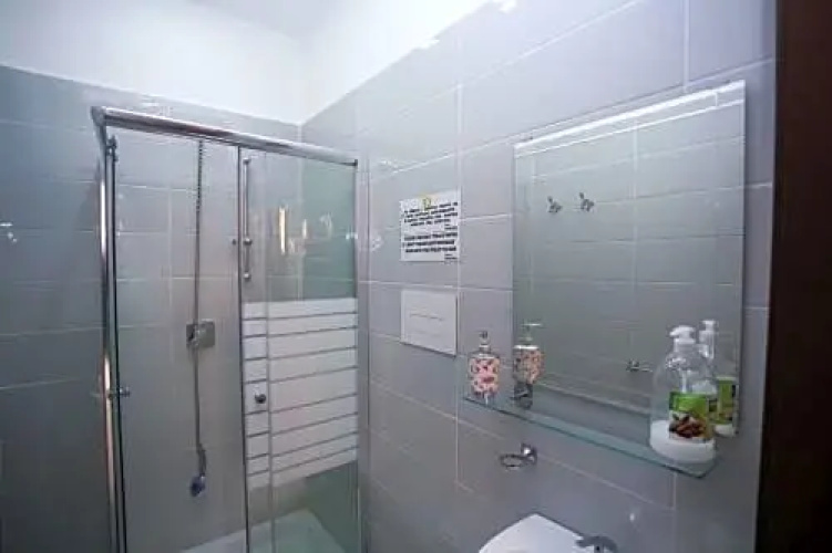 Don Carlo room