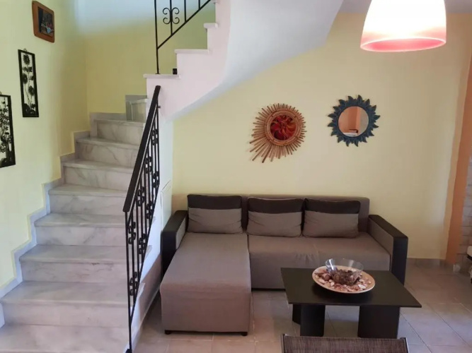 Stellas House Polychrono
