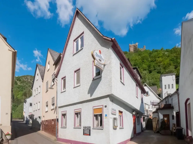 Holiday Home by Rhine Near Burg Maus