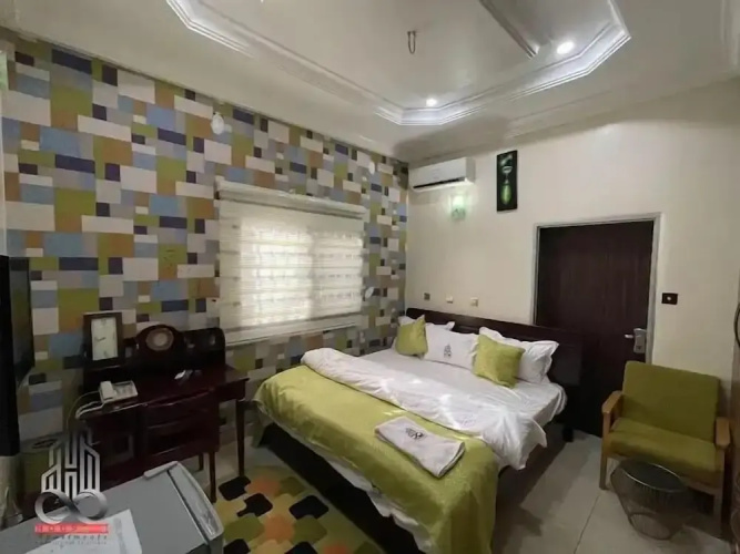 House 8 Apartment