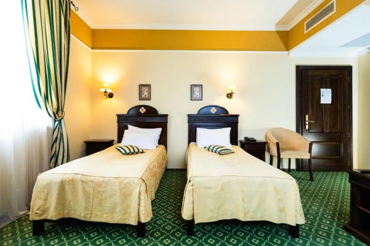 Standard Twin room with balcony