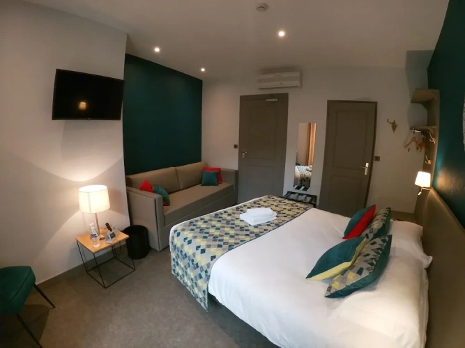 Standard Triple room