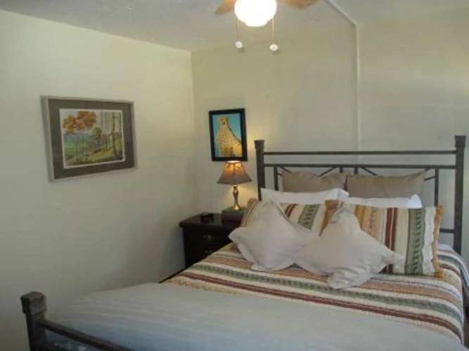 Follansbee Inn