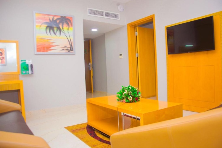 1 Bedroom Triple Suite