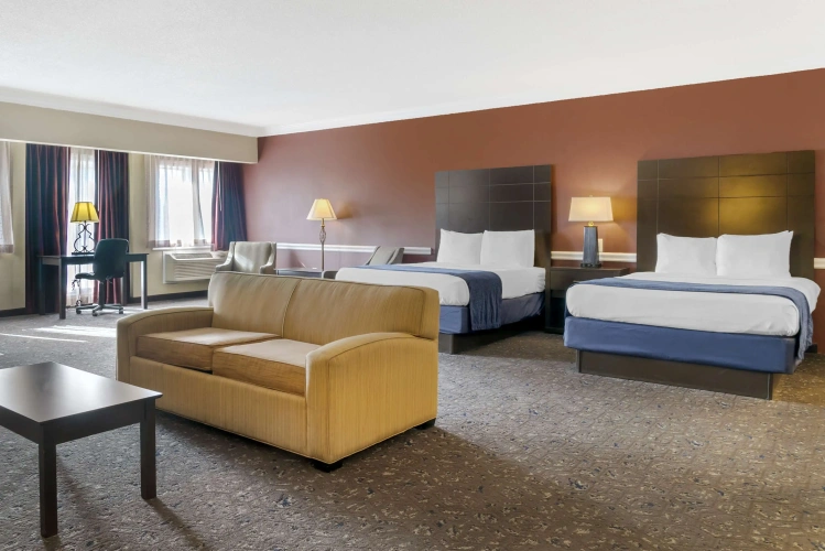 Quadruple Suite