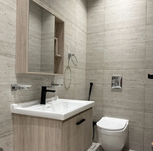 3 Bedrooms Apartment