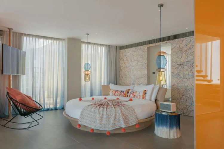 Ewow Double Suite seafront