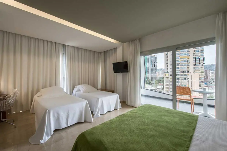 Belroy Hotel and Apartments