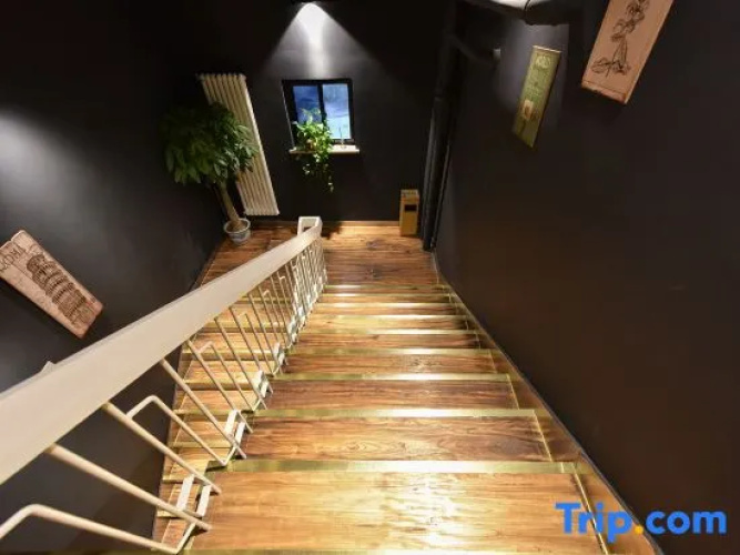 Yoyo Hotel