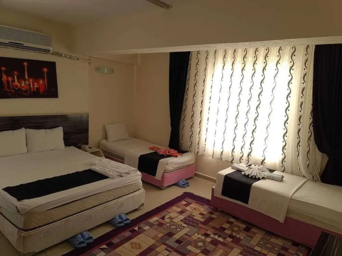 Hole Hotel