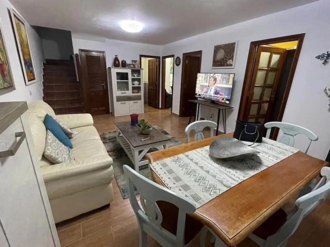3 Bedrooms Family Cottage with partial sea view