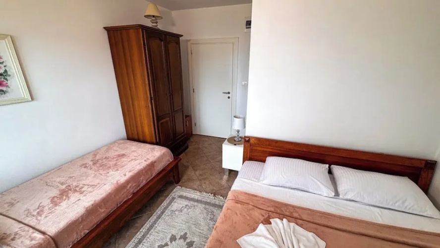 Qumi Apartments