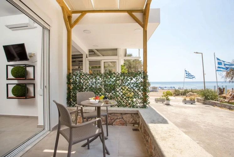 Junior Suite with partial sea view