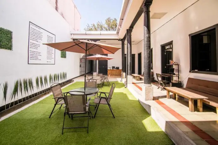 Mango Mojito Hostel