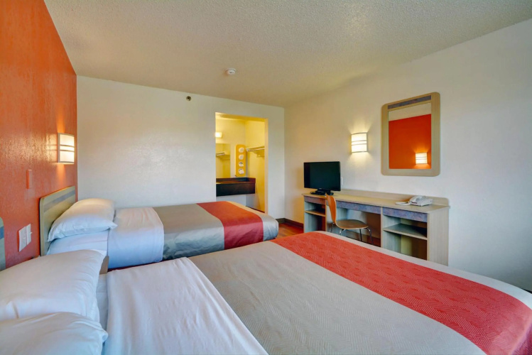 Motel 6 photo 7