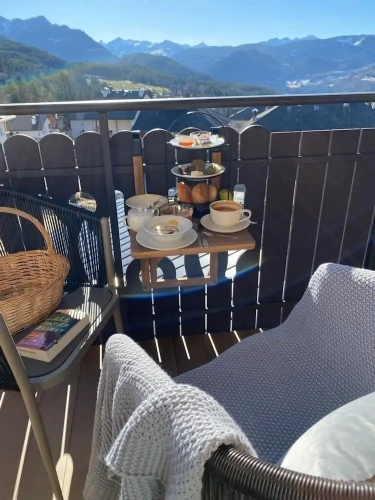 Apartment with balcony and with mountain view