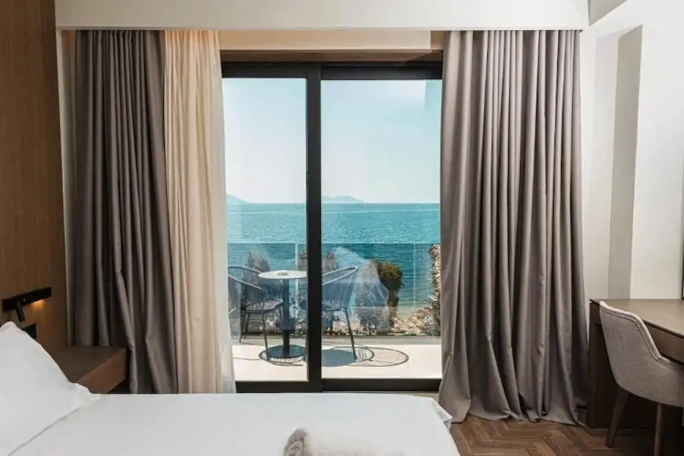 Deluxe Double room with balcony and with sea view