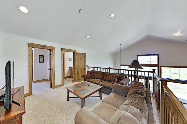 580 Granby - 3 Br Home