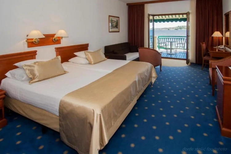 Deluxe Double room with balcony and with sea view
