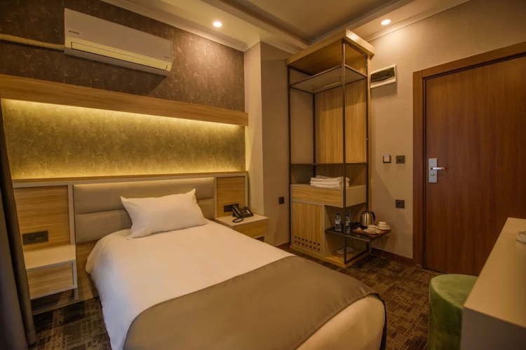 Alee Beyzar Hotel