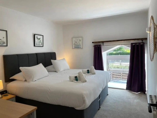 2 Bedrooms Apartment