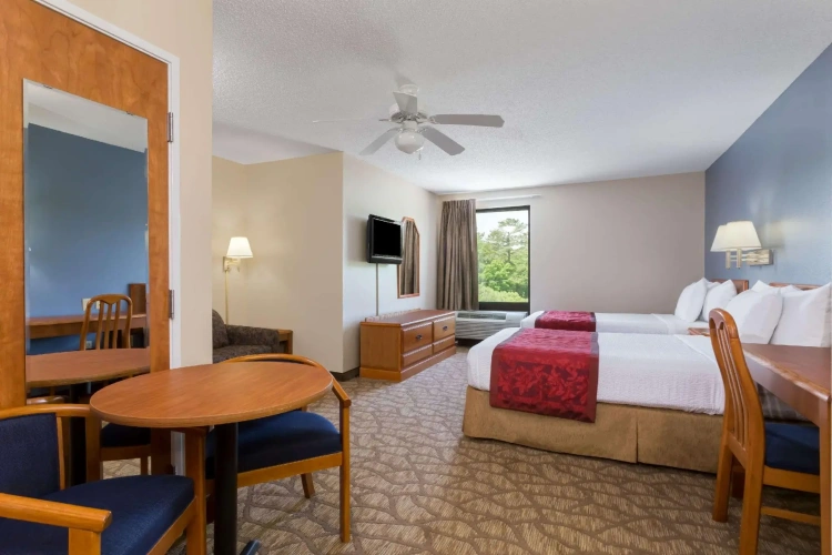 Quadruple Suite