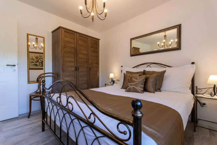 Relax Village Home Mare