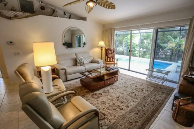 9817 Tonya Ct