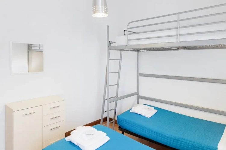 2 Bedrooms Apartment