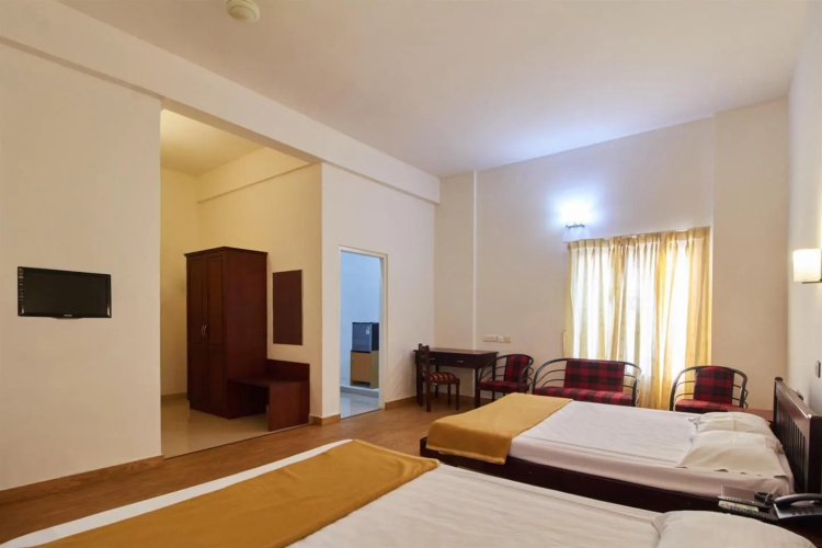 Plaza Suites