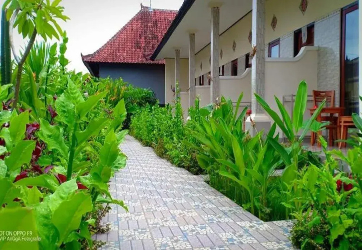 Putu Lembongan Lodge