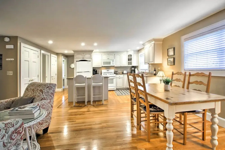 1/2 Mi To Beach: Lovely Guesthouse In Kennebunk! - Wells, ME