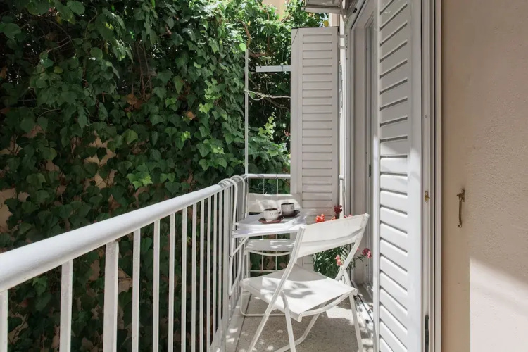 Central Apartment at Plaka 1 bed for 2 pers