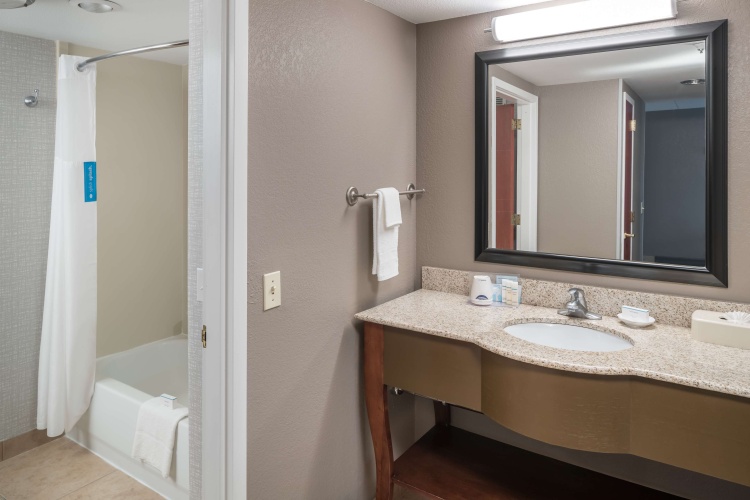 Hampton Inn & Suites Chicago-North Shore/Skokie photo 11