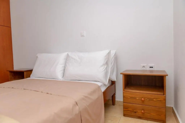 Apiranthian house II (3 BDRM)