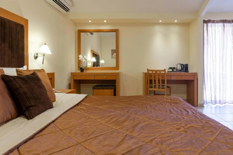 Hotel Serenity Tolo