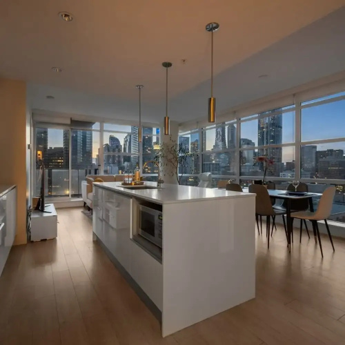 DT Upscale Corner Unit Tower Views Free Parking