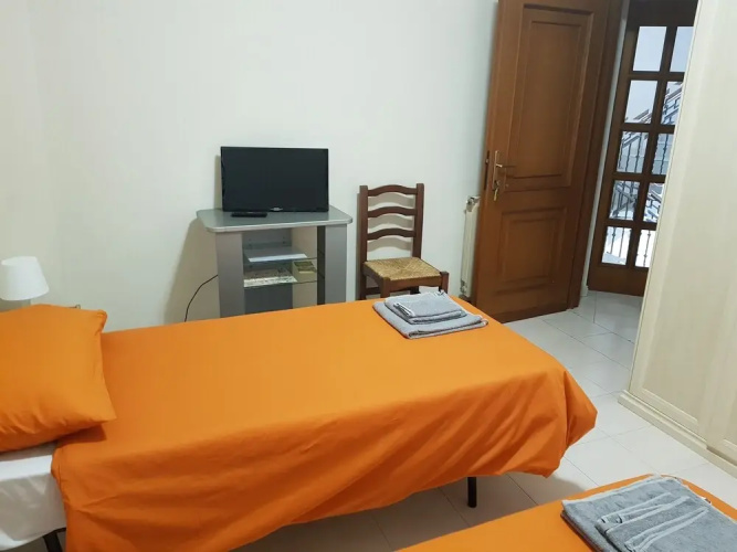 B&B 32